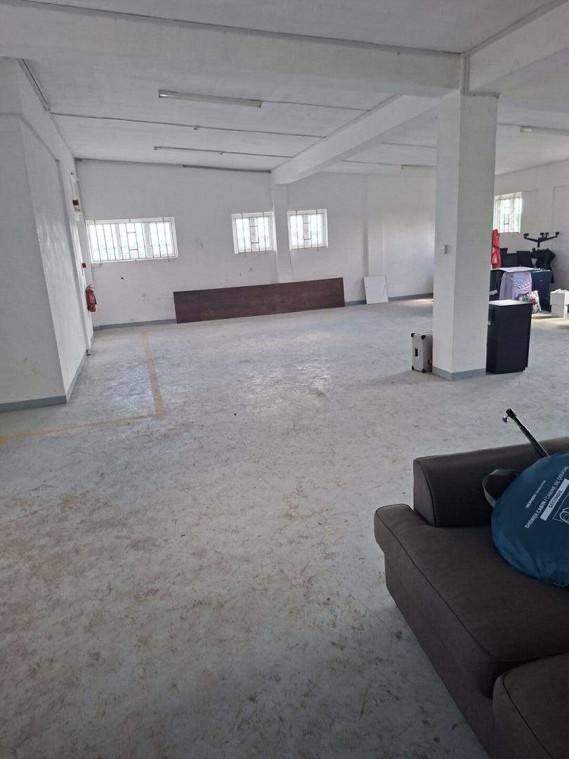 Espace commercial de 500 m² à louer sur Military Road, Port-Louis – Emplacement stratégique pour votre entreprise
