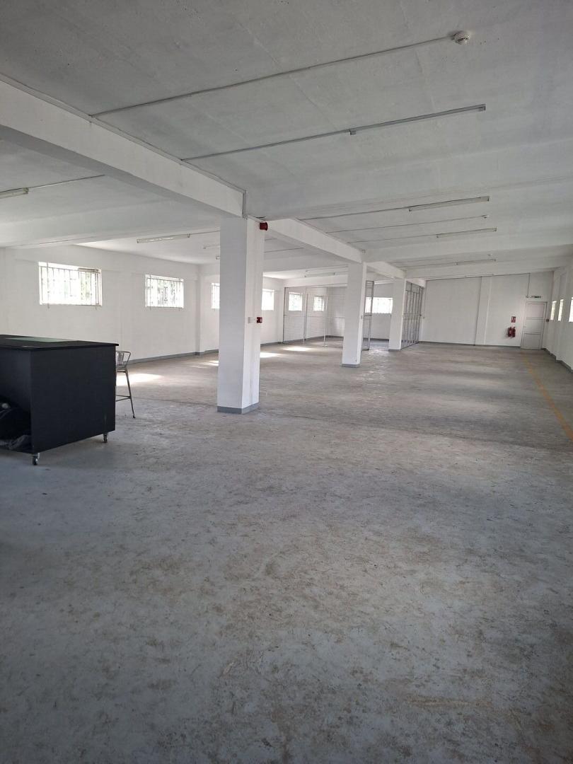 Espace commercial de 500 m² à louer sur Military Road, Port-Louis – Emplacement stratégique pour votre entreprise