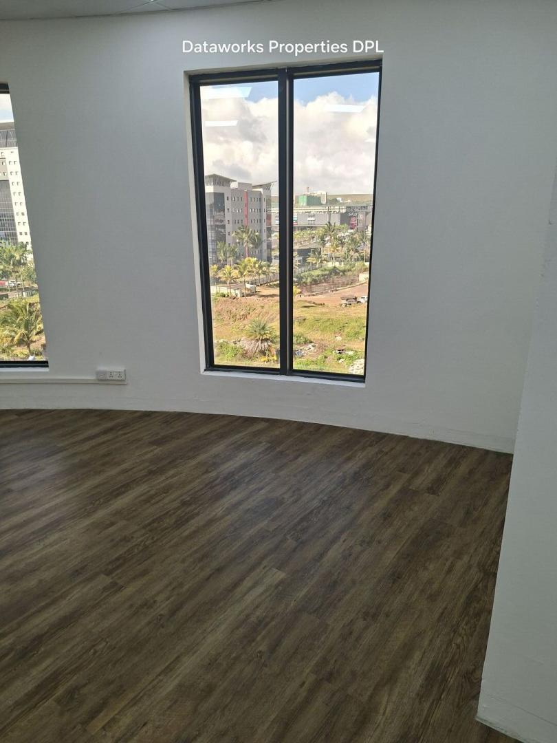 Bureau à louer à Cybercity, Ébène – 170 m² | 5ᵉ Étage | 2 Places de Parking