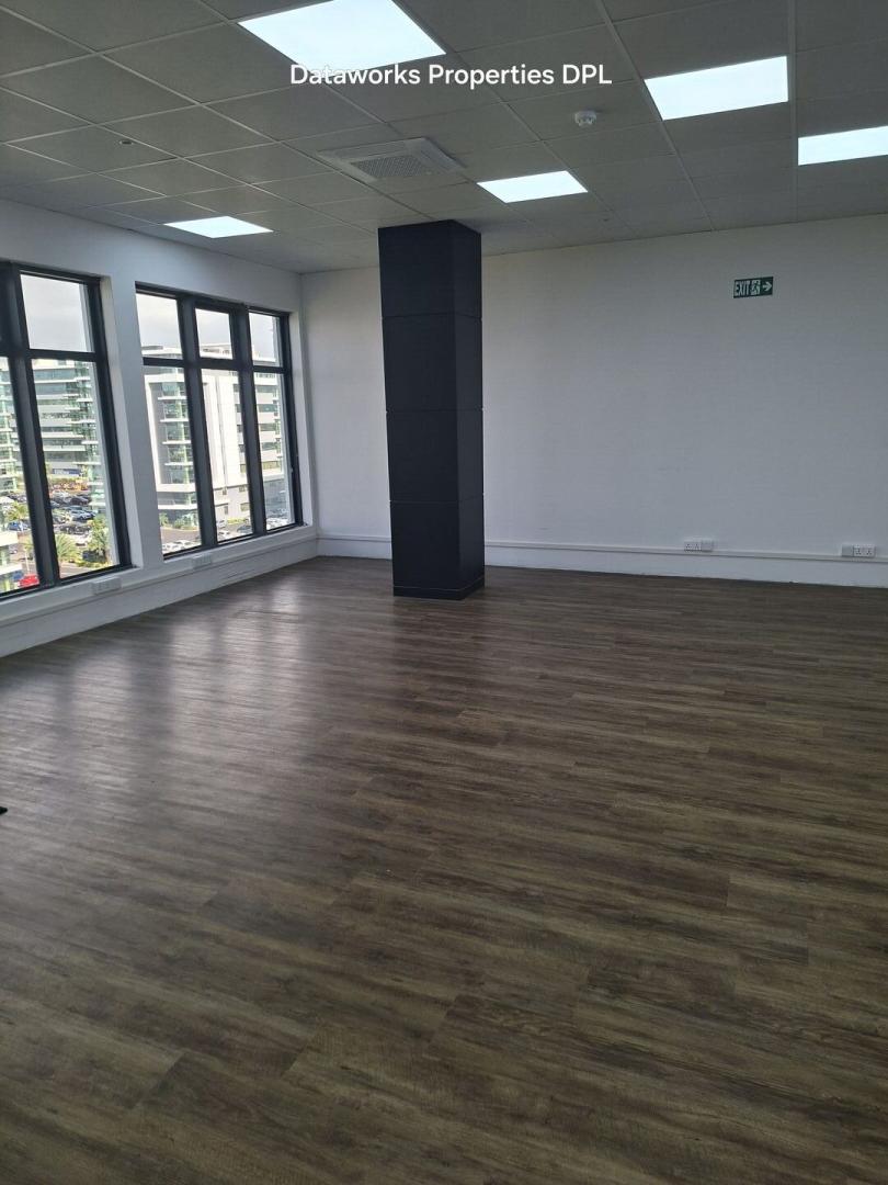 Bureau à louer à Cybercity, Ébène – 170 m² | 5ᵉ Étage | 2 Places de Parking