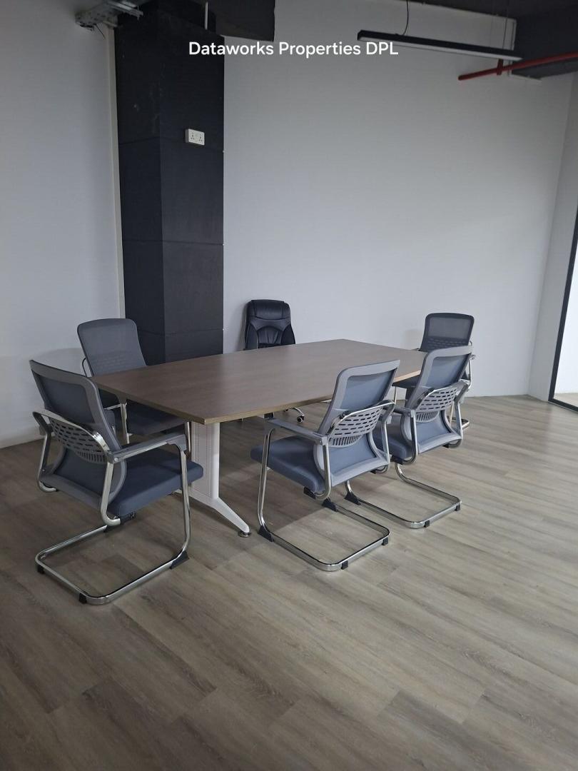 Espace de bureau meublé de 148 m² à louer à Cybercity, Ébène | 5e étage | 2 places de parking