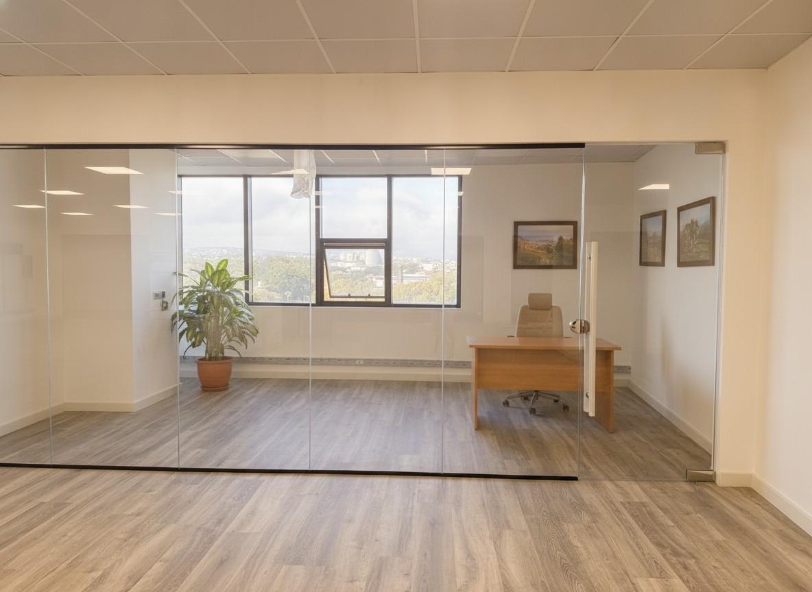 Bureau à louer à Cybercity Ébène | Bureau entièrement équipé de 265 m² | Île Maurice