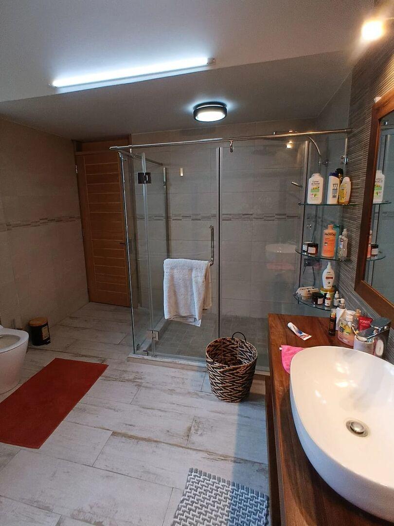 Maison de luxe de 4 chambres à vendre à Boulet Rouge, Flacq, île Maurice – Maison familiale entièrement meublée avec jacuzzi