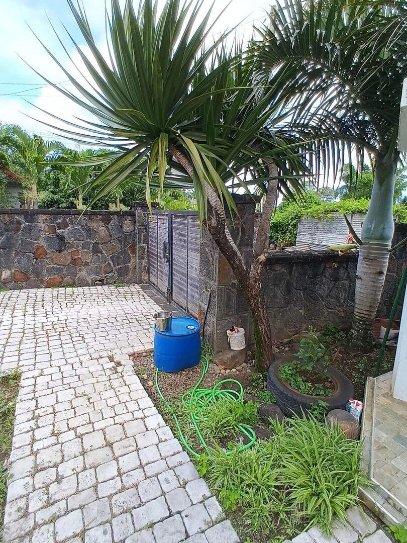 Maison de luxe de 4 chambres à vendre à Boulet Rouge, Flacq, île Maurice – Maison familiale entièrement meublée avec jacuzzi