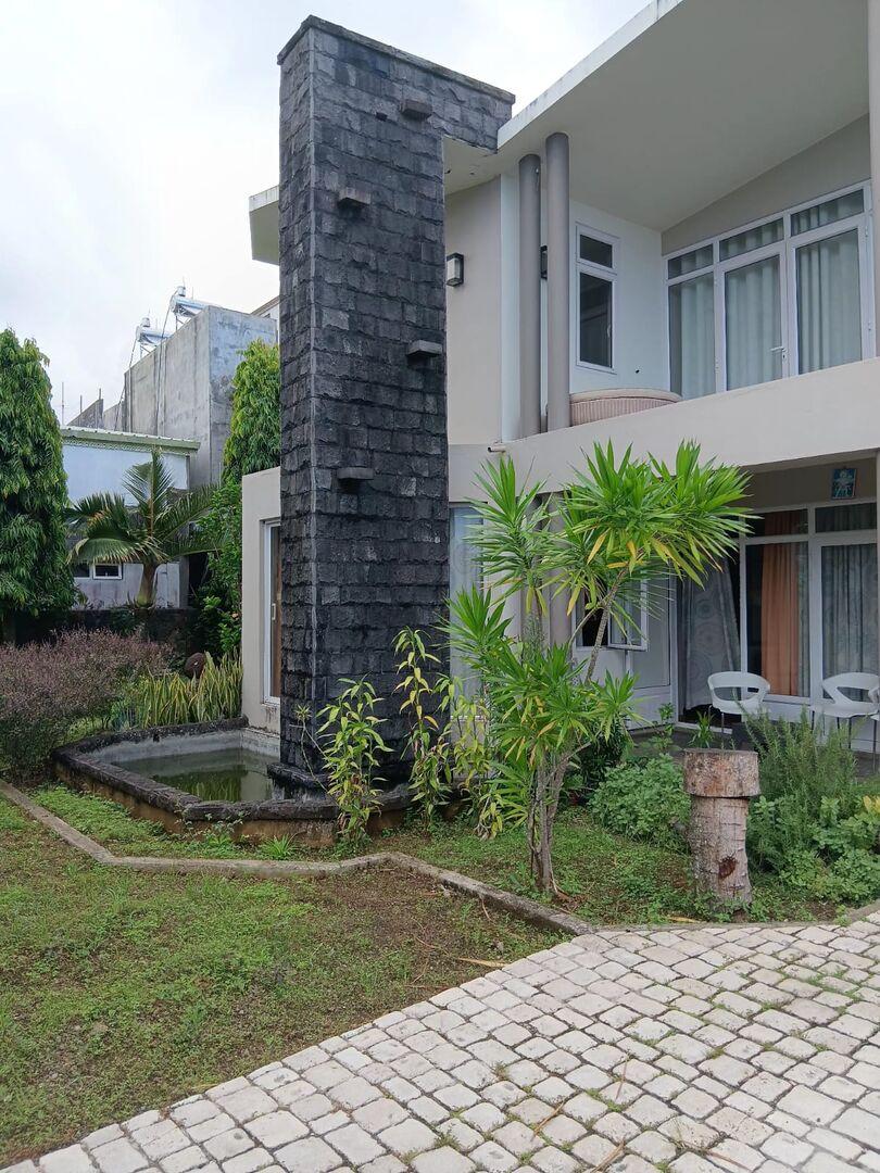 Maison de luxe de 4 chambres à vendre à Boulet Rouge, Flacq, île Maurice – Maison familiale entièrement meublée avec jacuzzi