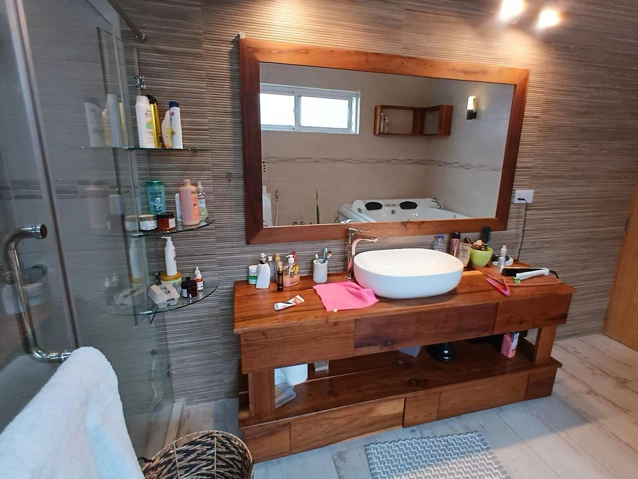 Maison de luxe de 4 chambres à vendre à Boulet Rouge, Flacq, île Maurice – Maison familiale entièrement meublée avec jacuzzi