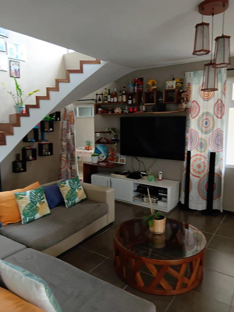 Maison de luxe de 4 chambres à vendre à Boulet Rouge, Flacq, île Maurice – Maison familiale entièrement meublée avec jacuzzi