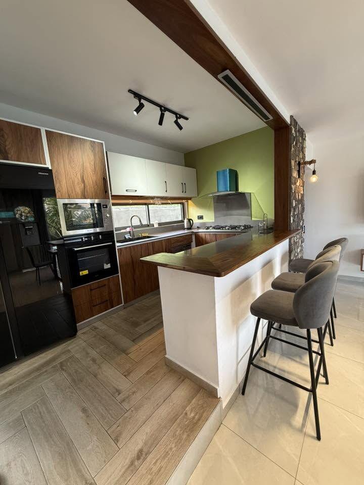 Villa de luxe de 4 chambres à vendre à Grand Baie – À distance de marche du Super U | Piscine privée | Entièrement meublée