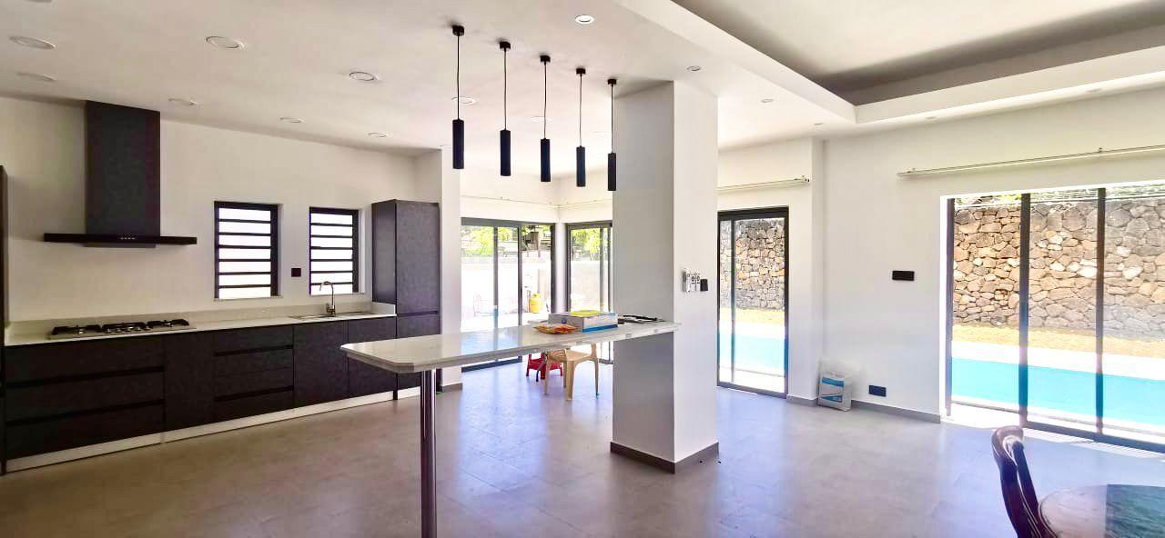 Duplex / Townhouse Neuf à Louer à Maurice avec Piscine Privée