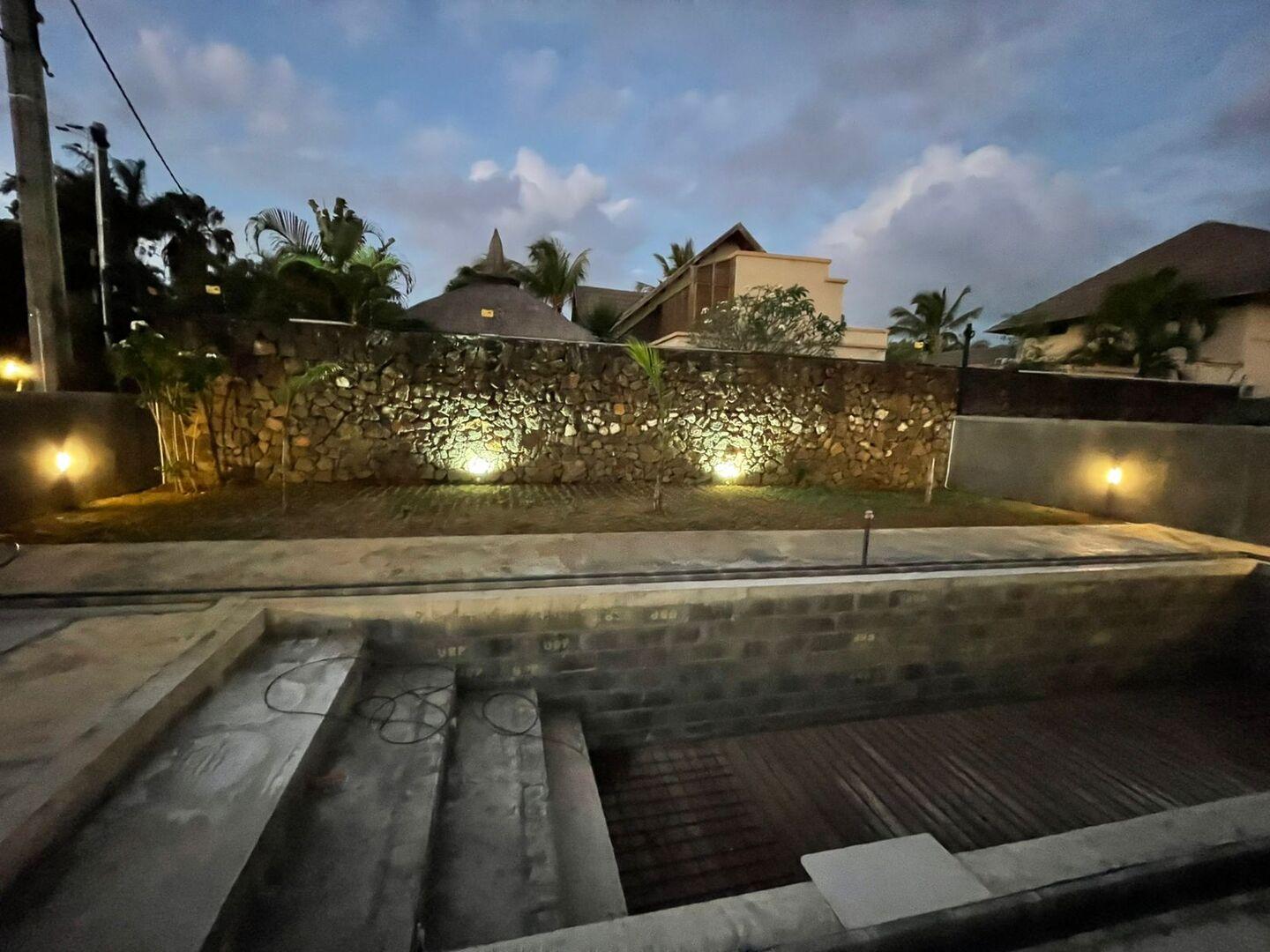 Duplex / Townhouse Neuf à Louer à Maurice avec Piscine Privée