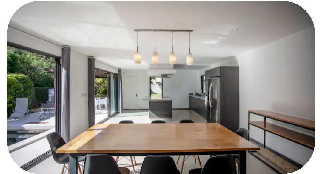 Villa 3 Chambres avec Piscine à Vendre à Grand Baie l’Île Maurice – Terrain d’environ 1 000 m²