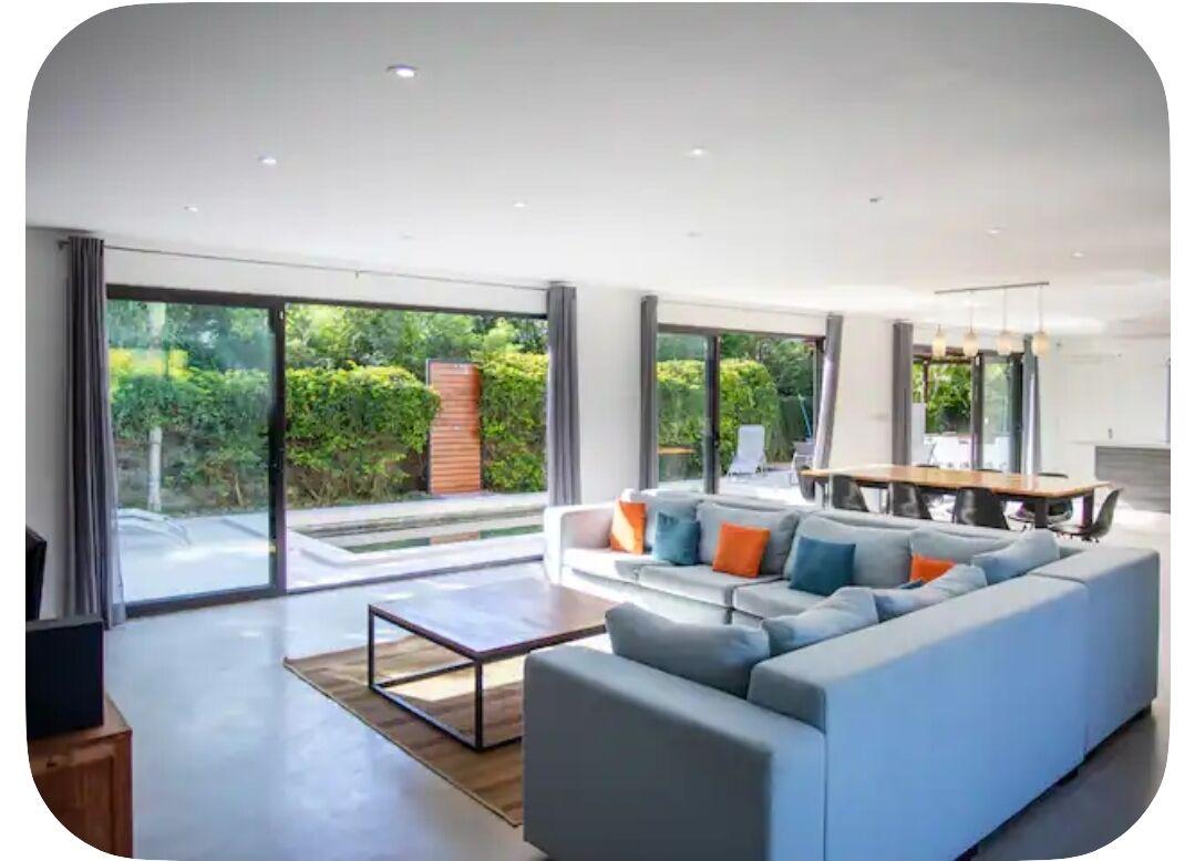 Villa 3 Chambres avec Piscine à Vendre à Grand Baie l’Île Maurice – Terrain d’environ 1 000 m²