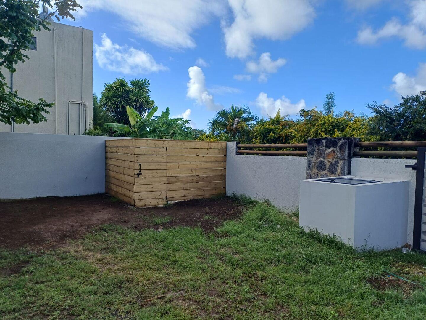 Villa 3 Chambres avec Piscine à Vendre à Grand Baie l’Île Maurice – Terrain d’environ 1 000 m²