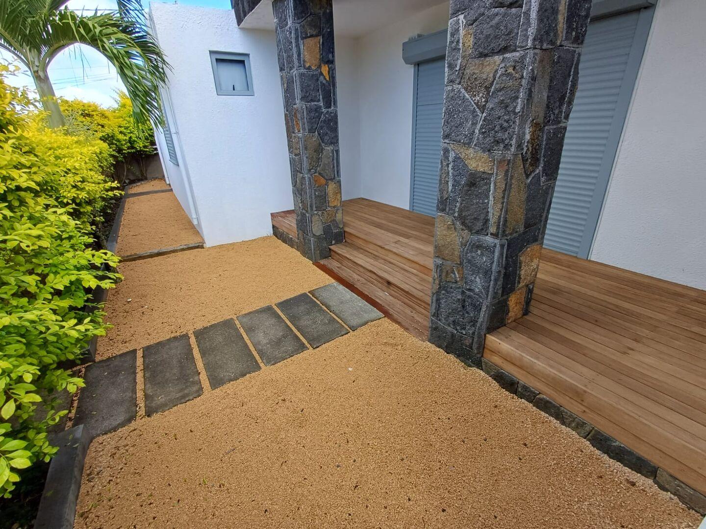 Villa 3 Chambres avec Piscine à Vendre à Grand Baie l’Île Maurice – Terrain d’environ 1 000 m²