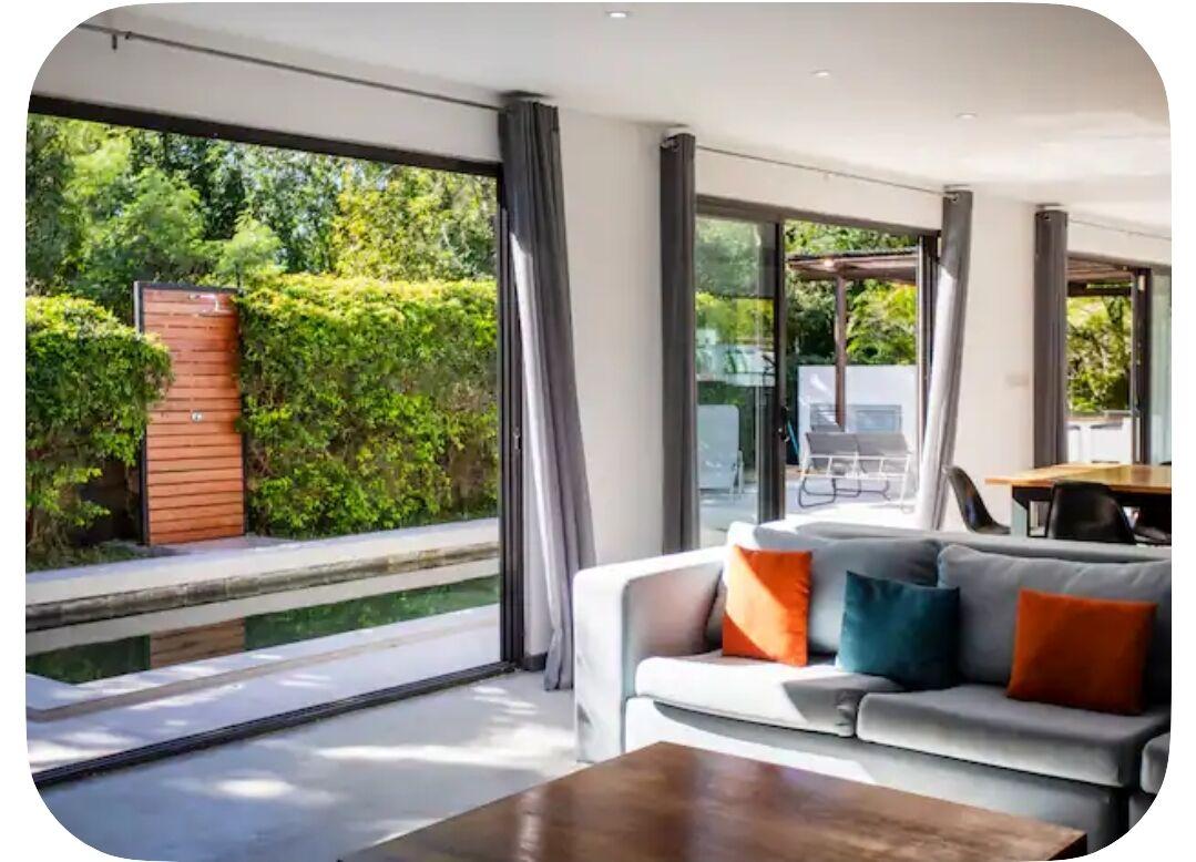 Villa 3 Chambres avec Piscine à Vendre à Grand Baie l’Île Maurice – Terrain d’environ 1 000 m²