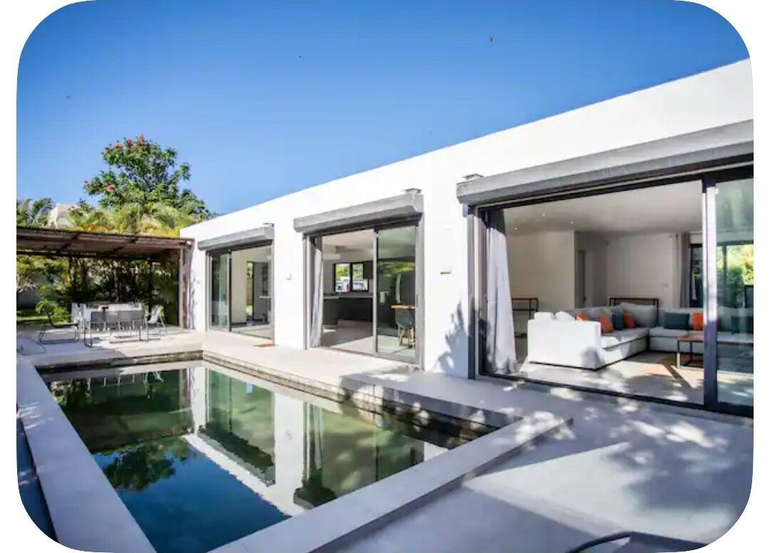 Villa 3 Chambres avec Piscine à Vendre à Grand Baie l’Île Maurice – Terrain d’environ 1 000 m²