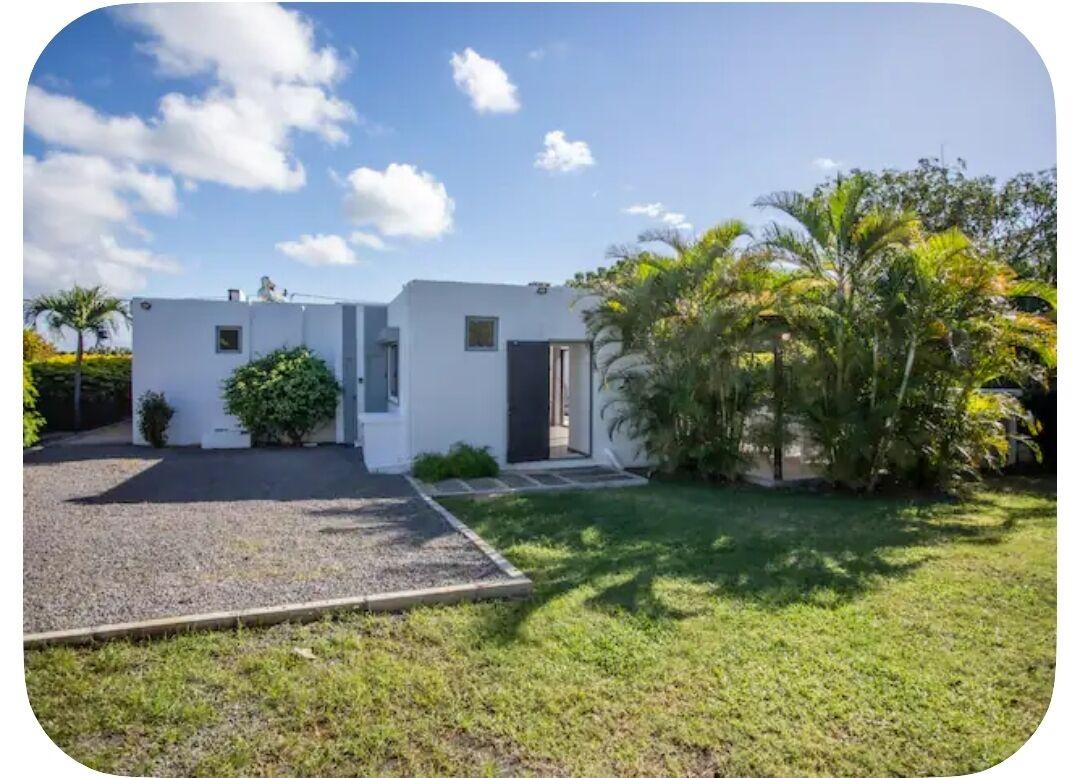 Villa 3 Chambres avec Piscine à Vendre à Grand Baie l’Île Maurice – Terrain d’environ 1 000 m²