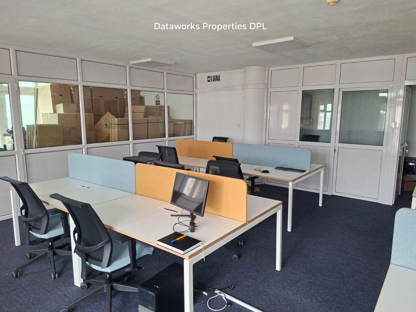 Bureau Entièrement Meublé à Louer à Quatre Bornes – Emplacement Privilégié à Proximité d’Orchard Centre