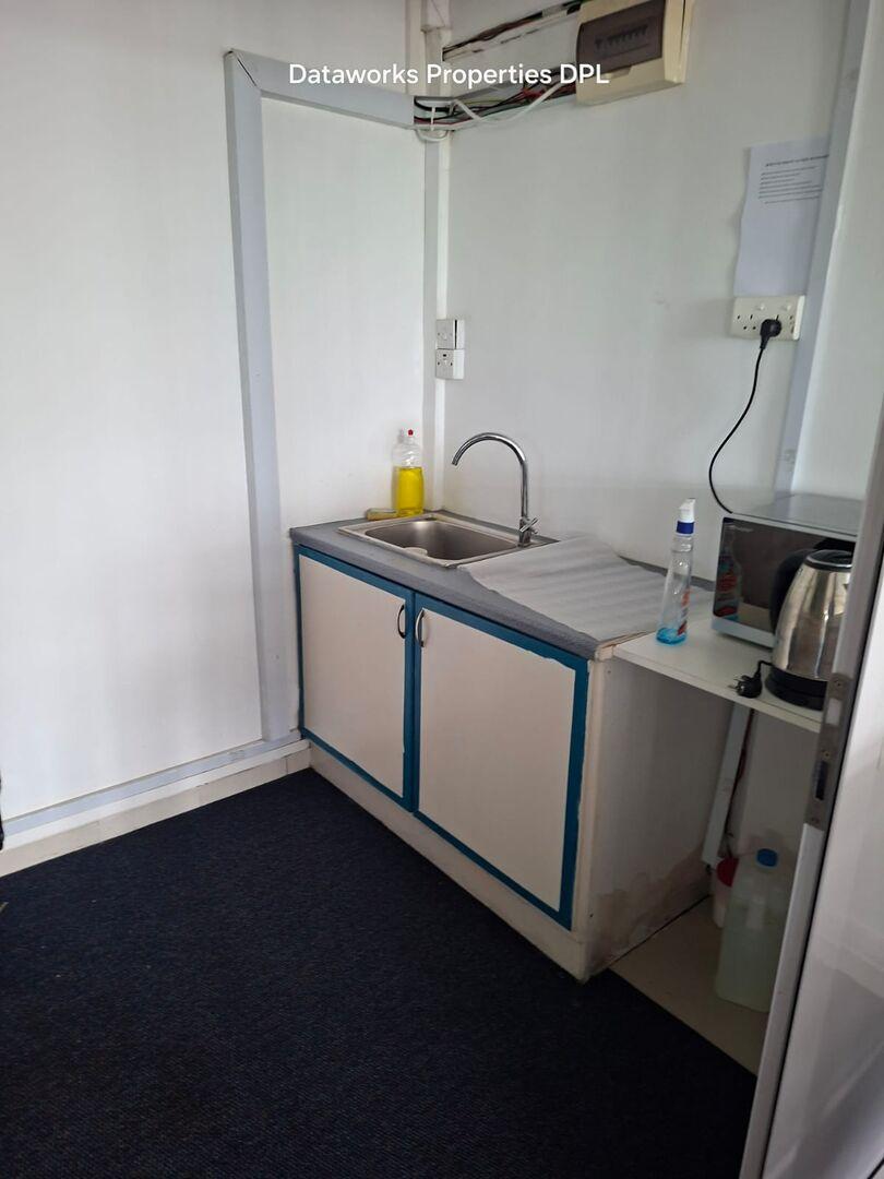 Bureau Entièrement Meublé à Louer à Quatre Bornes – Emplacement Privilégié à Proximité d’Orchard Centre