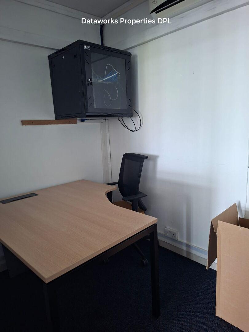 Bureau Entièrement Meublé à Louer à Quatre Bornes – Emplacement Privilégié à Proximité d’Orchard Centre