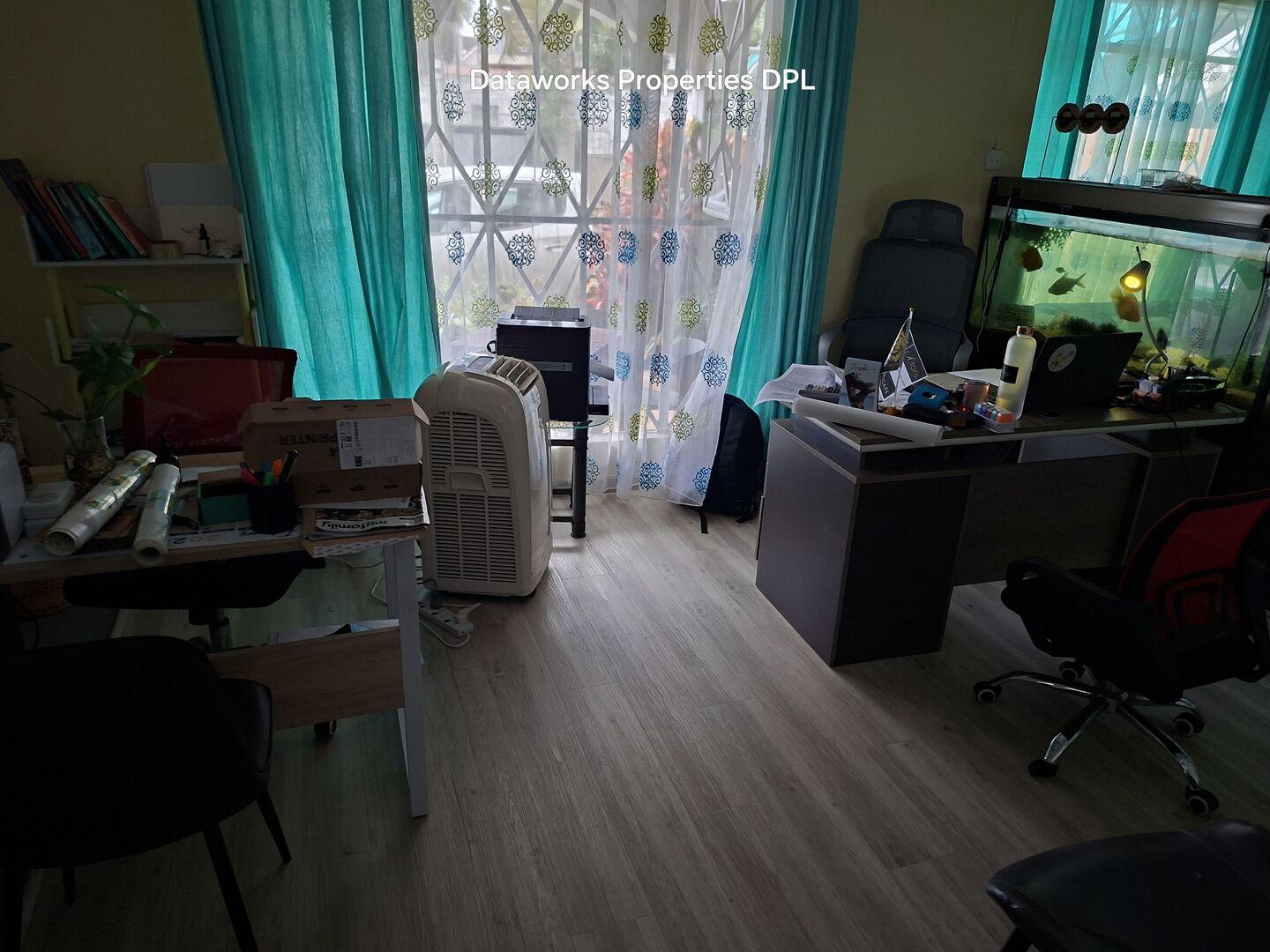 BUREAU À LOUER À LA LOUISE, QUATRE BORNES – ESPACE DE BUREAU PROFESSIONNEL DANS UN EMPLACEMENT PRIVILÉGIÉ