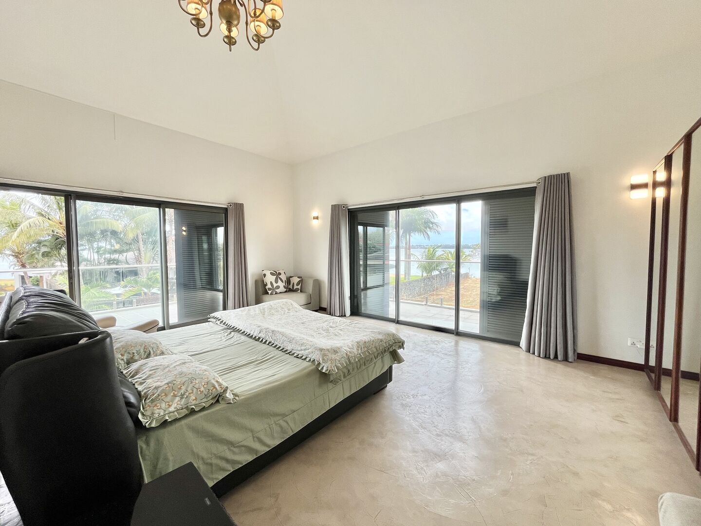 4 Bedroom Other's Image 3