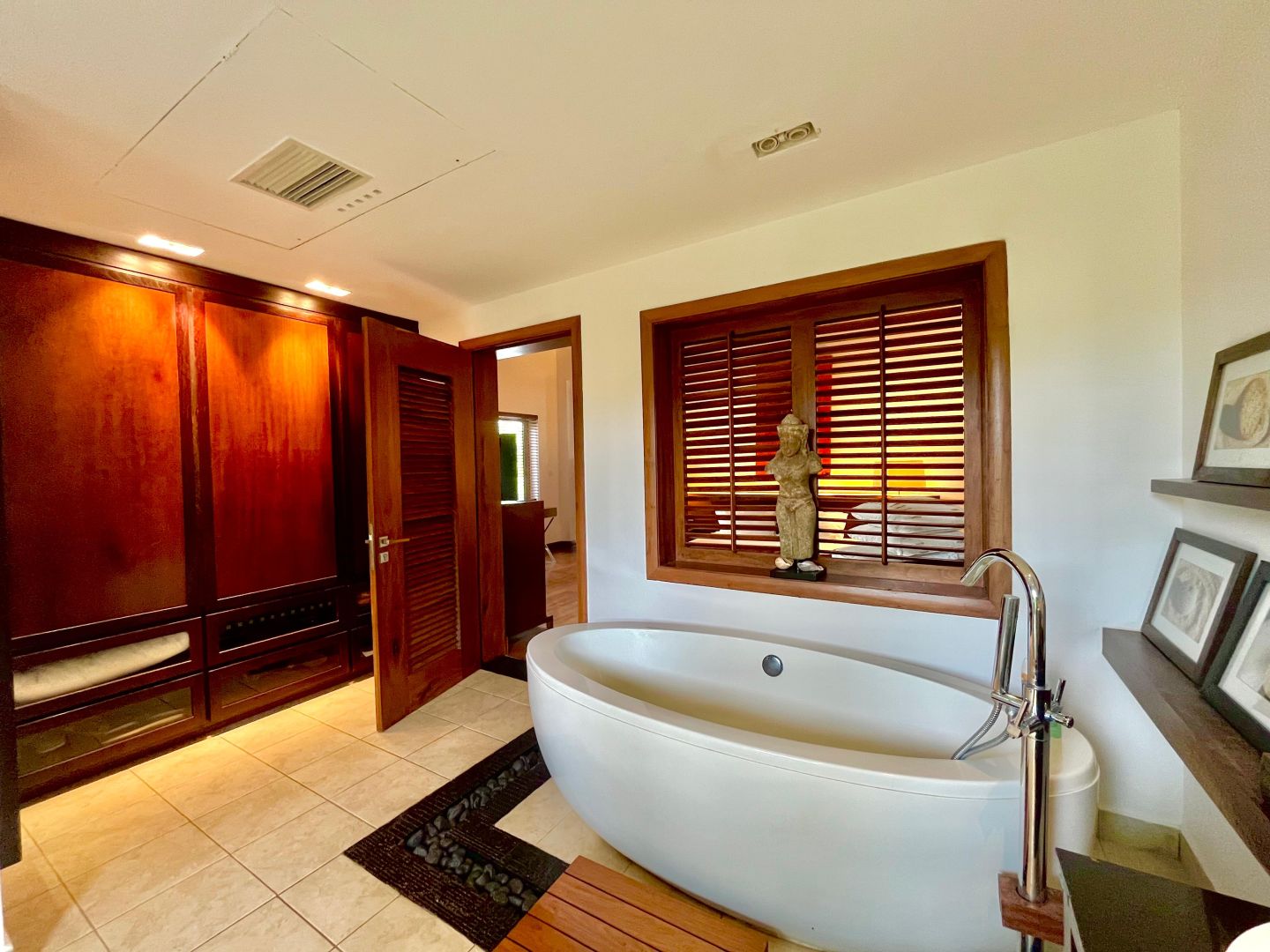 7 Bedroom Other's Image 17