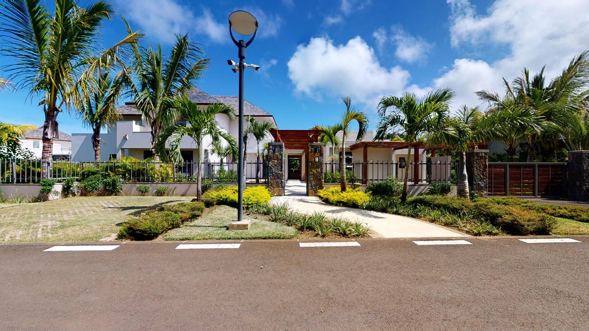 4 Bedroom Other's Image 5