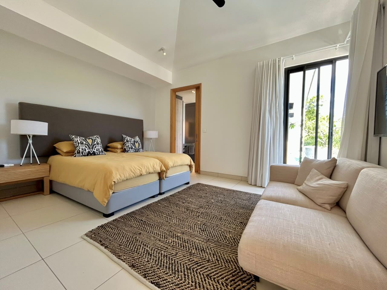 4 Bedroom Other's Image 5