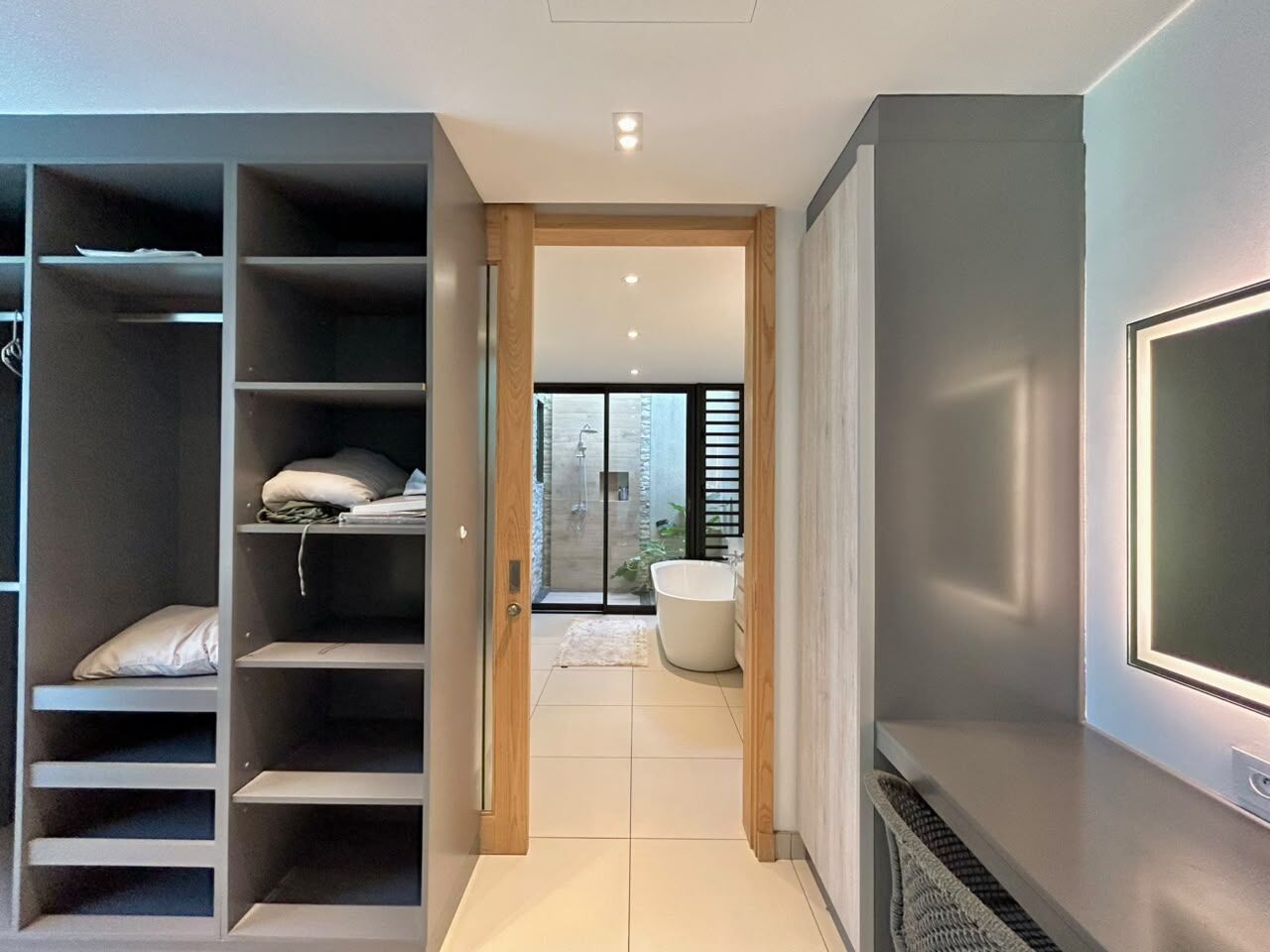 4 Bedroom Other's Image 9