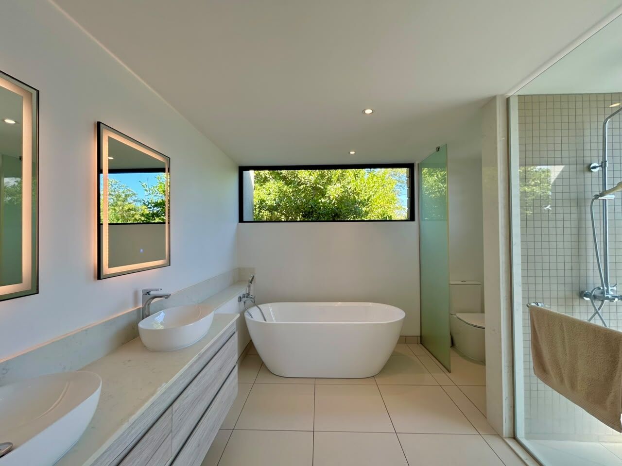 4 Bedroom Other's Image 6