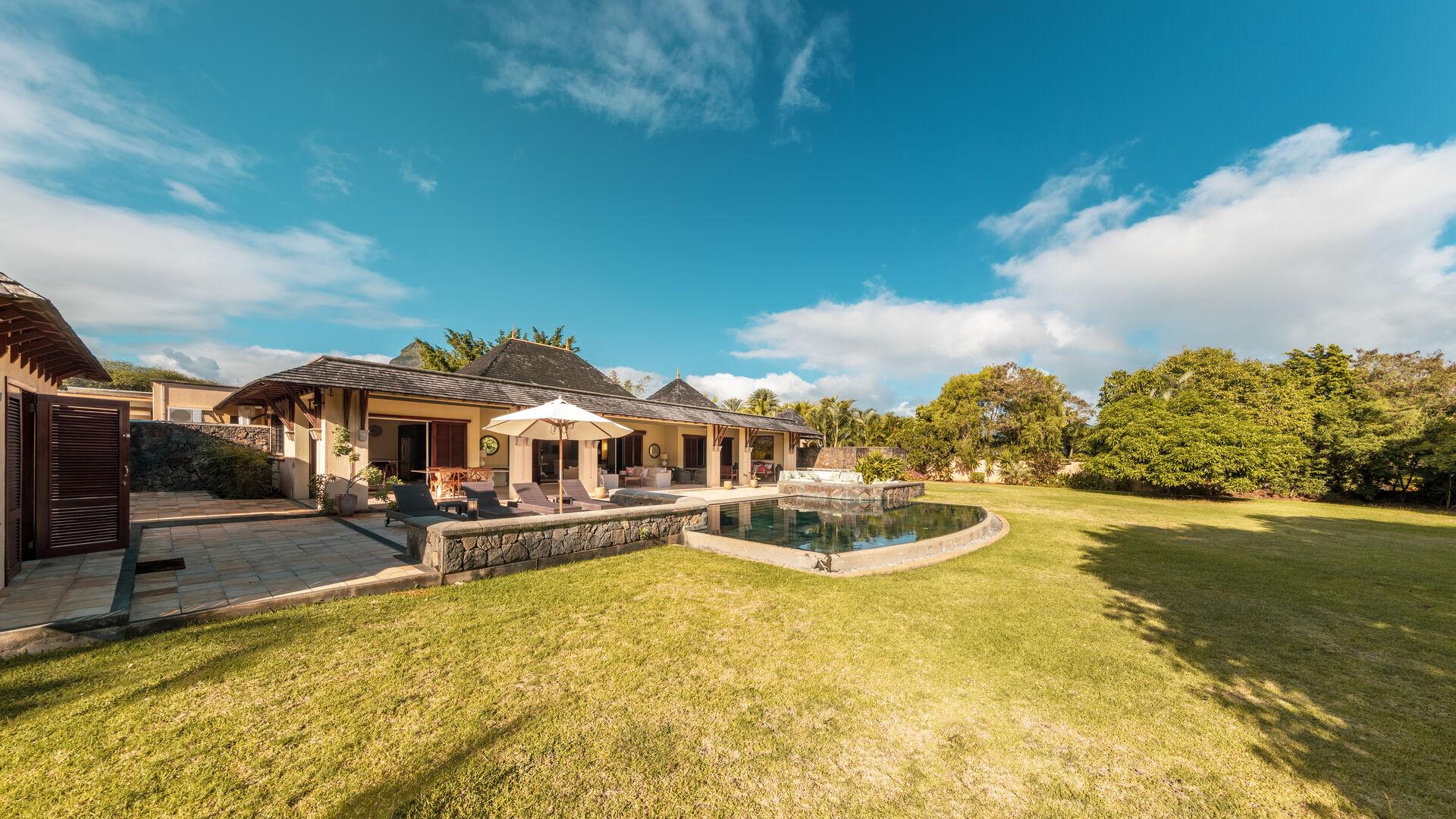 Magnificent Modern and Spacious Villa with 5 bedrooms and a splendid private pool located on the west coast of Mauritius