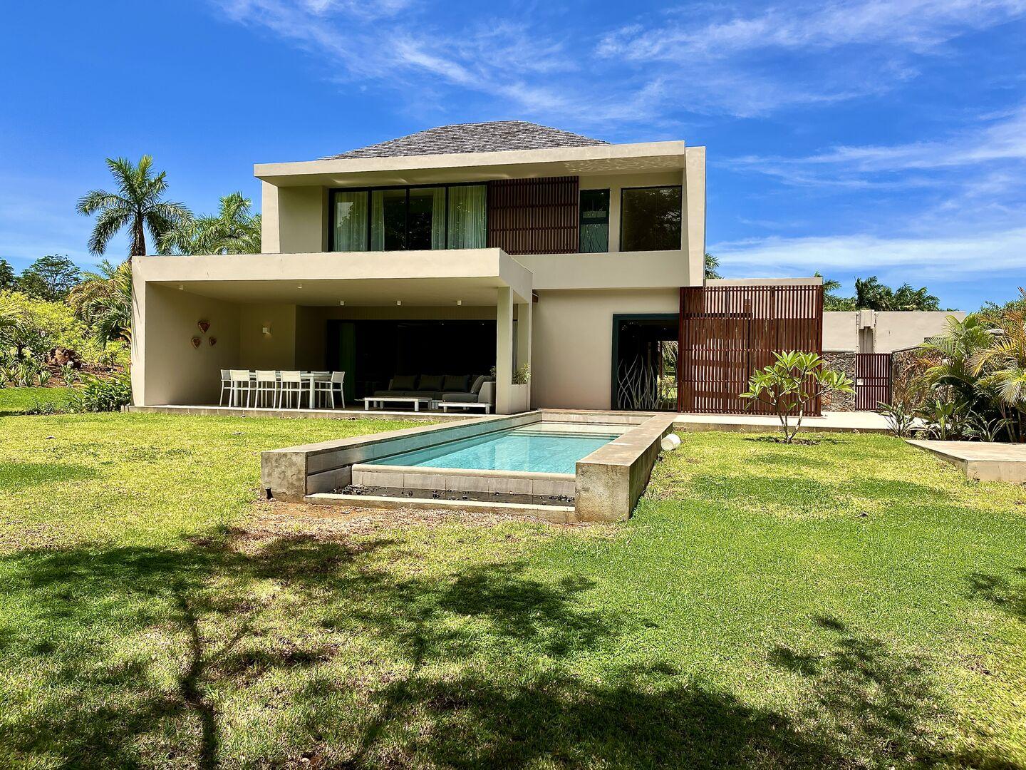 Luxury contemporary golf villa for sale fully furnished in the heart of heritage Villas Valriche