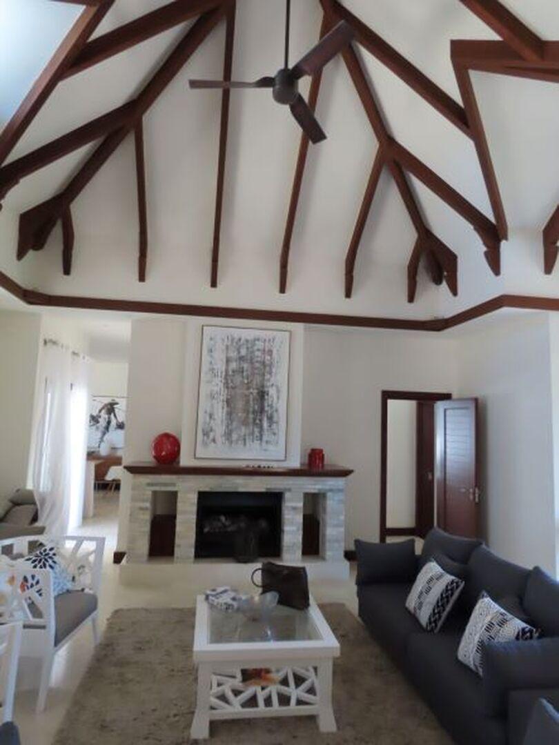 4 Bedroom Villa/Townhouse's Image 5