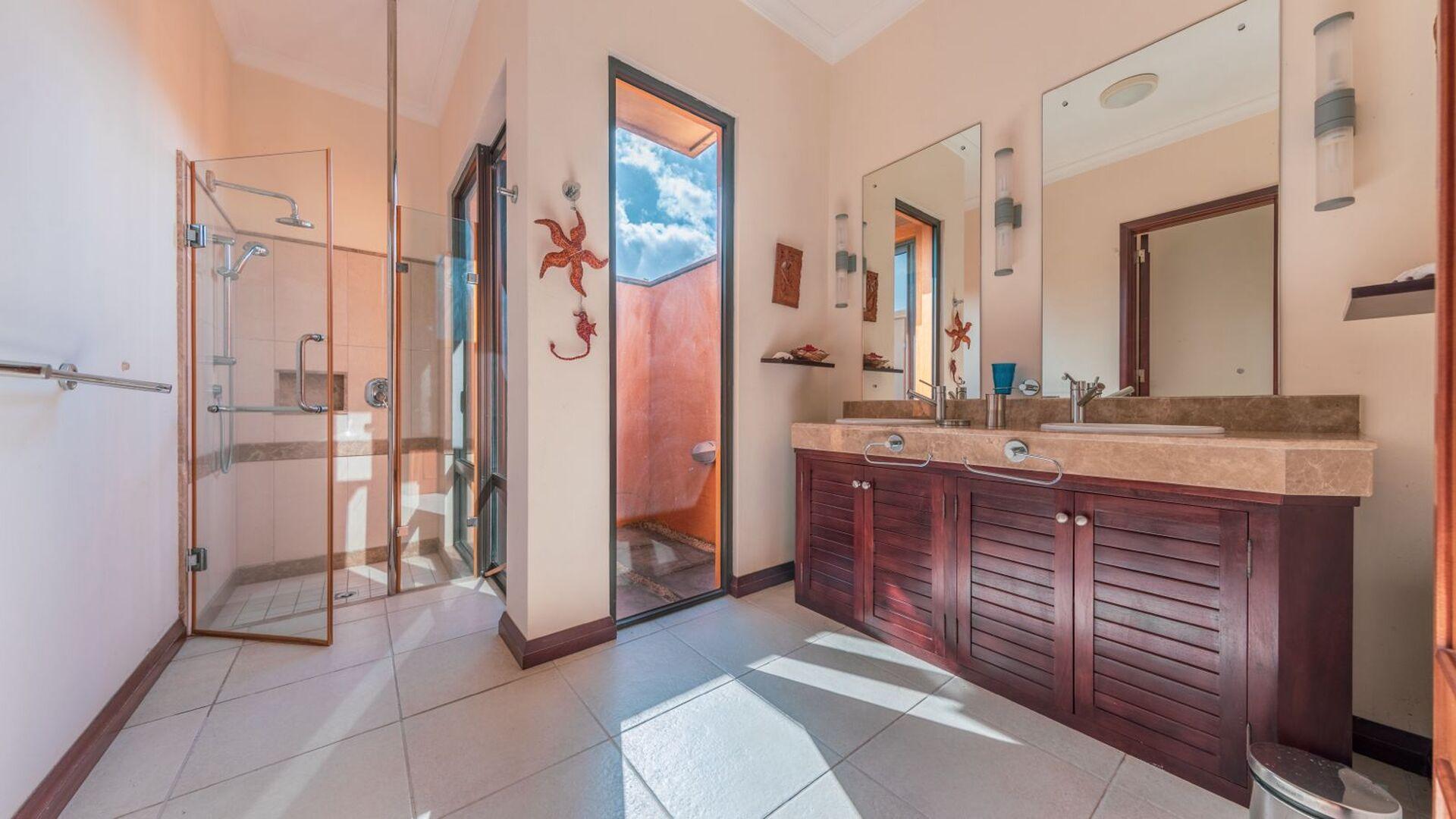 4 Bedroom Other's Image 13