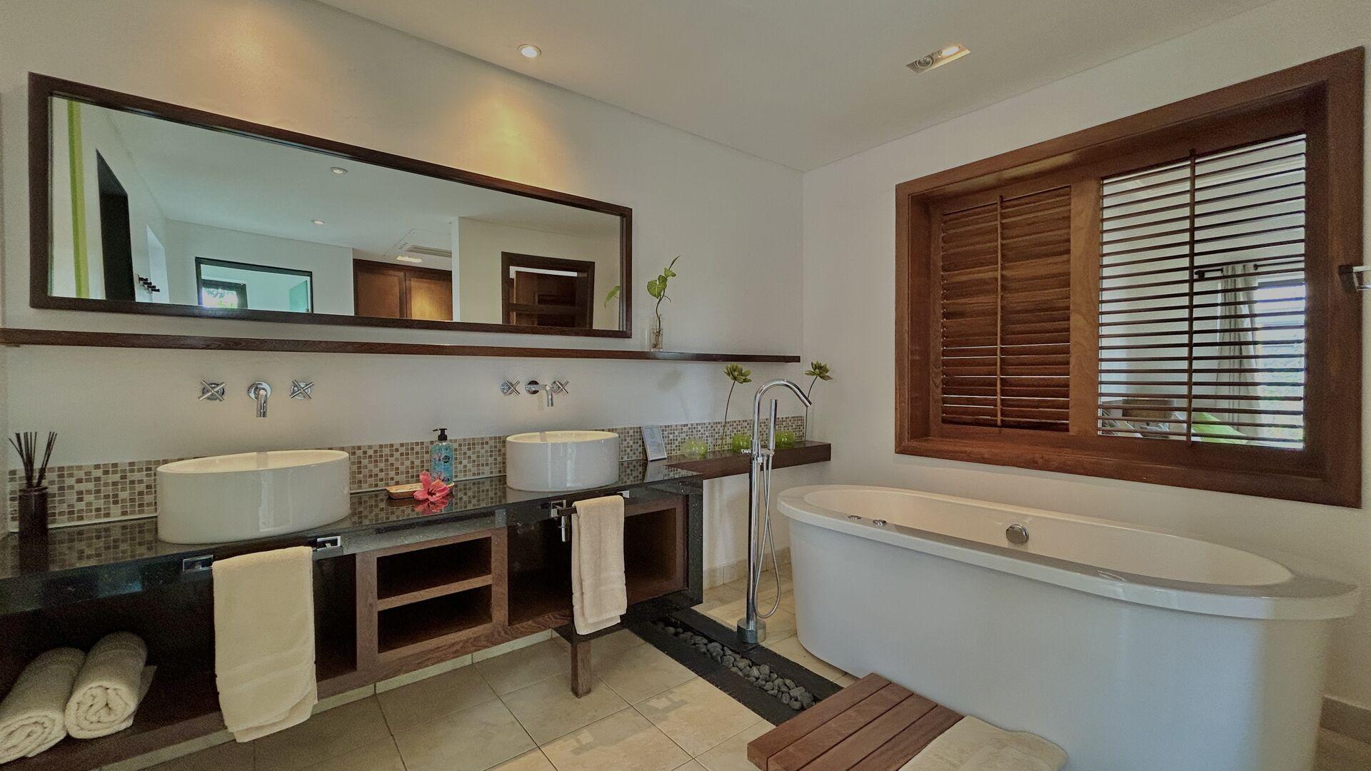 4 Bedroom Other's Image 6
