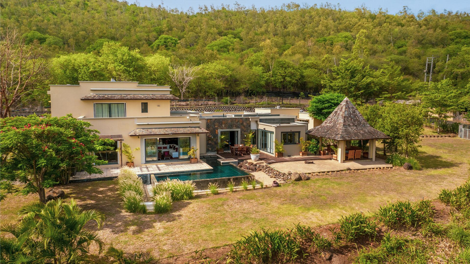 Exceptional IRS villa in contemporary living