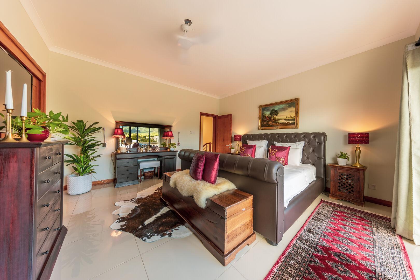 5 Bedroom Other's Image 6