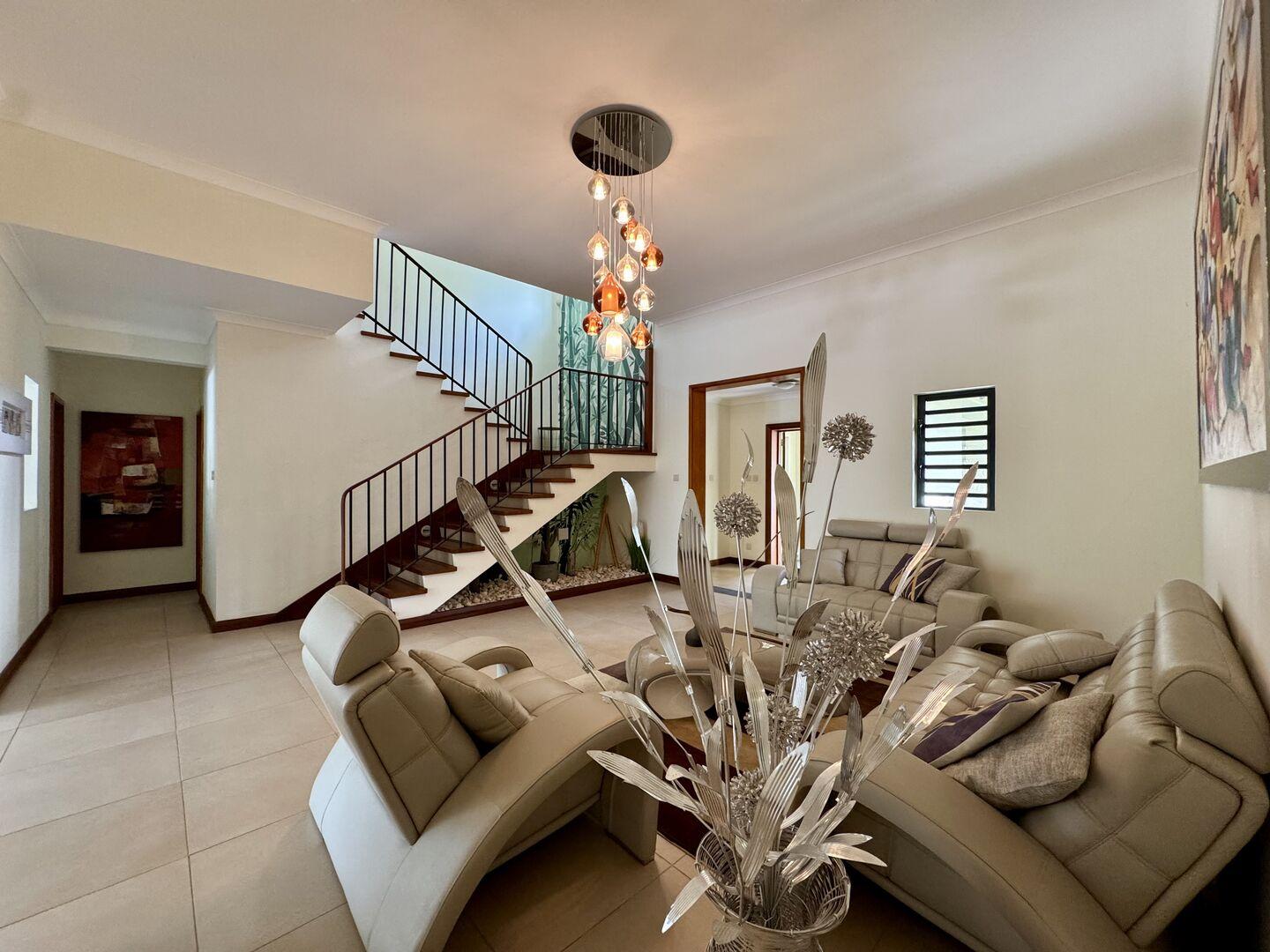 8 Bedroom Other's Image 9