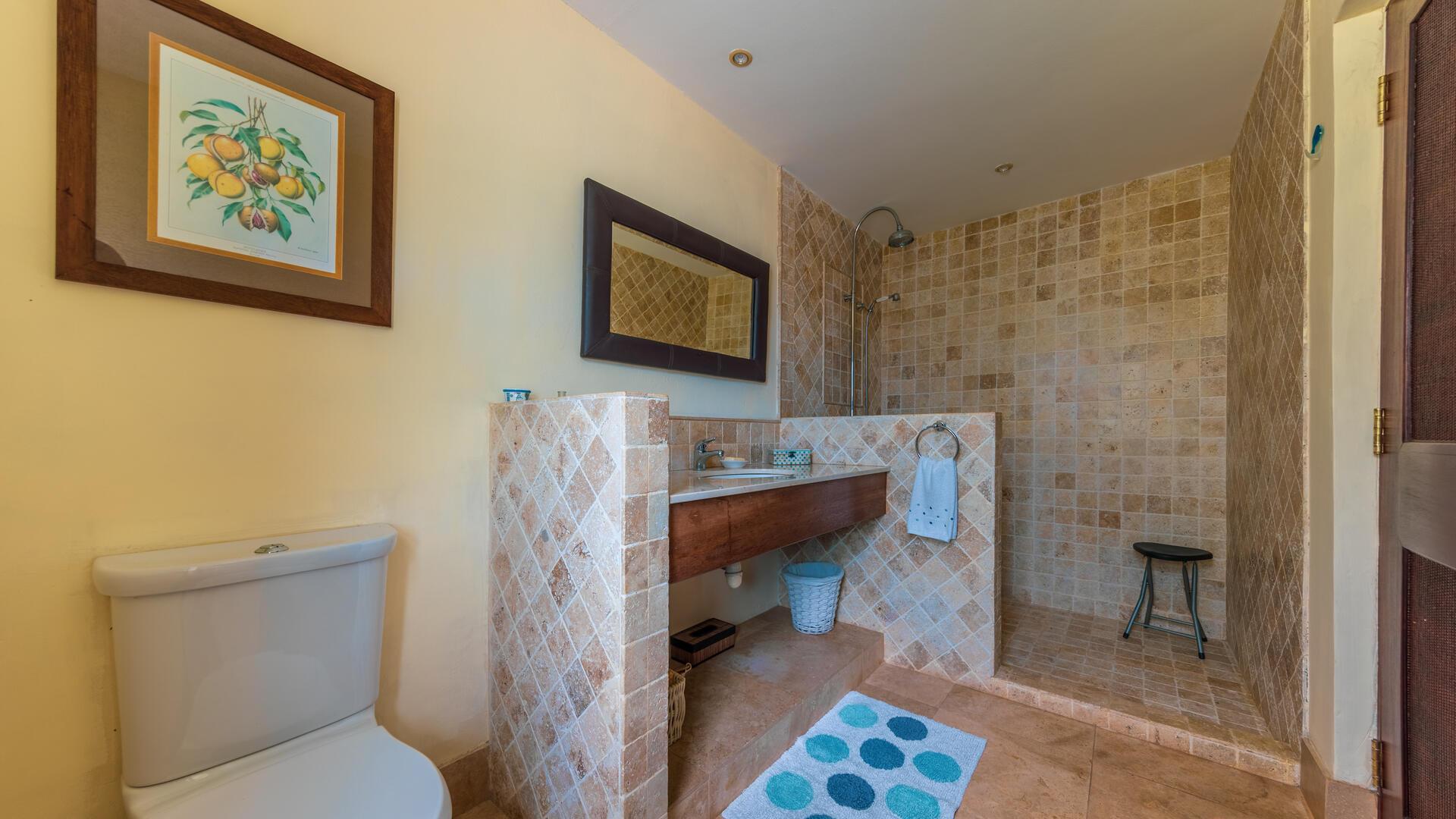 6 Bedroom Other's Image 14
