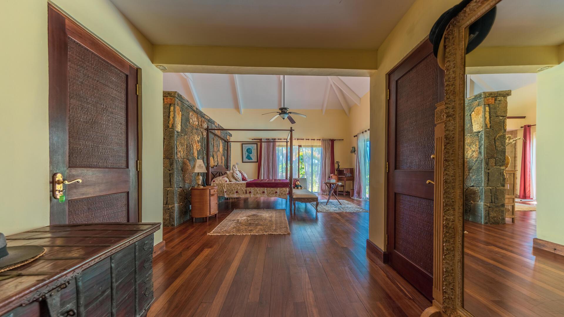 6 Bedroom Other's Image 8