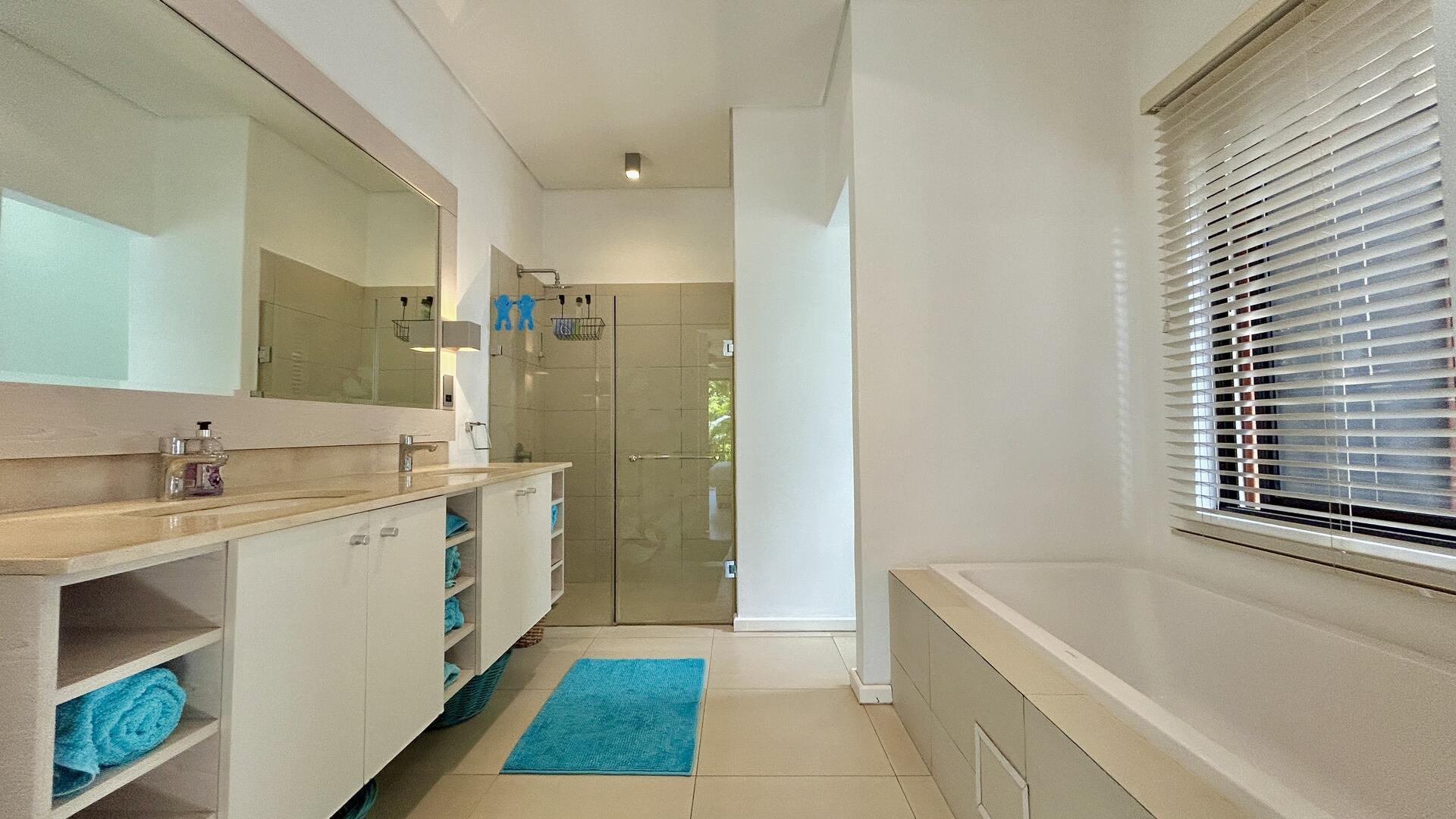 4 Bedroom Other's Image 12