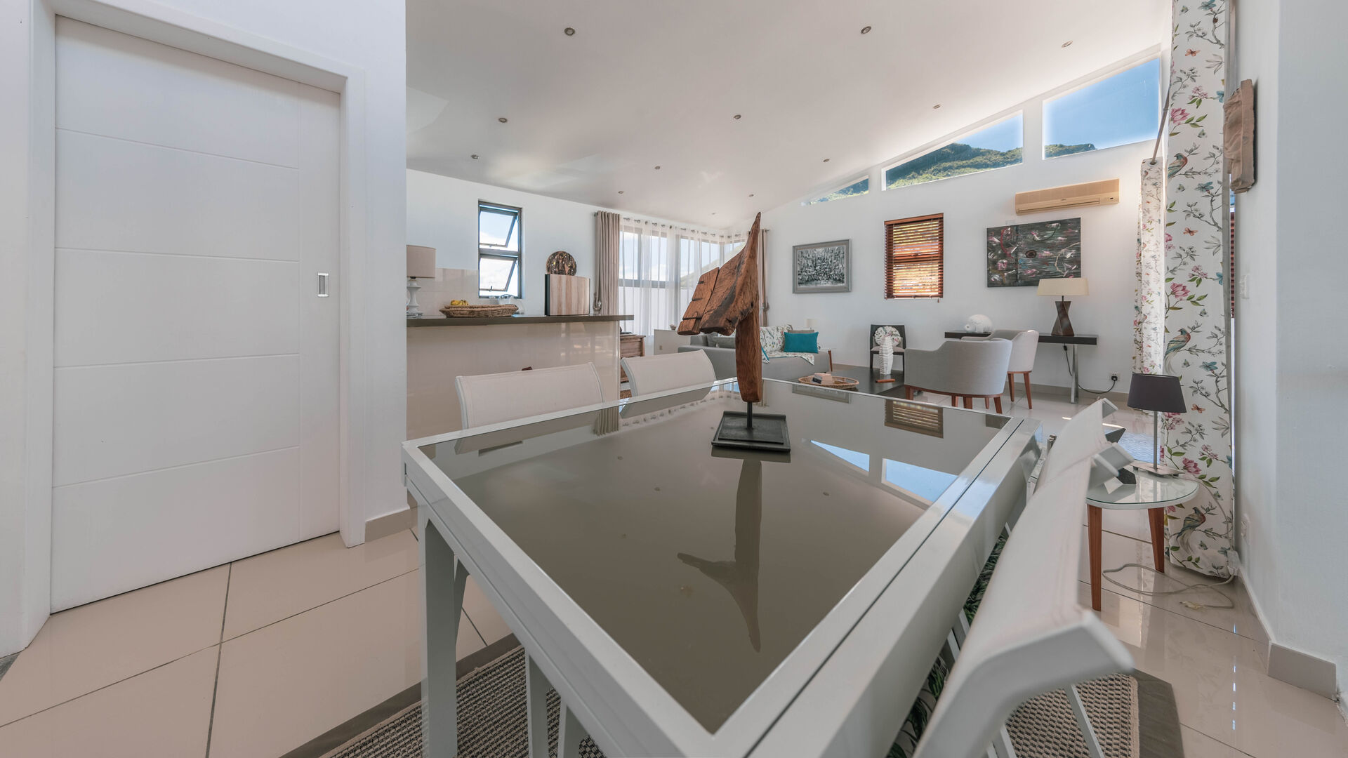 4 Bedroom Other's Image 8