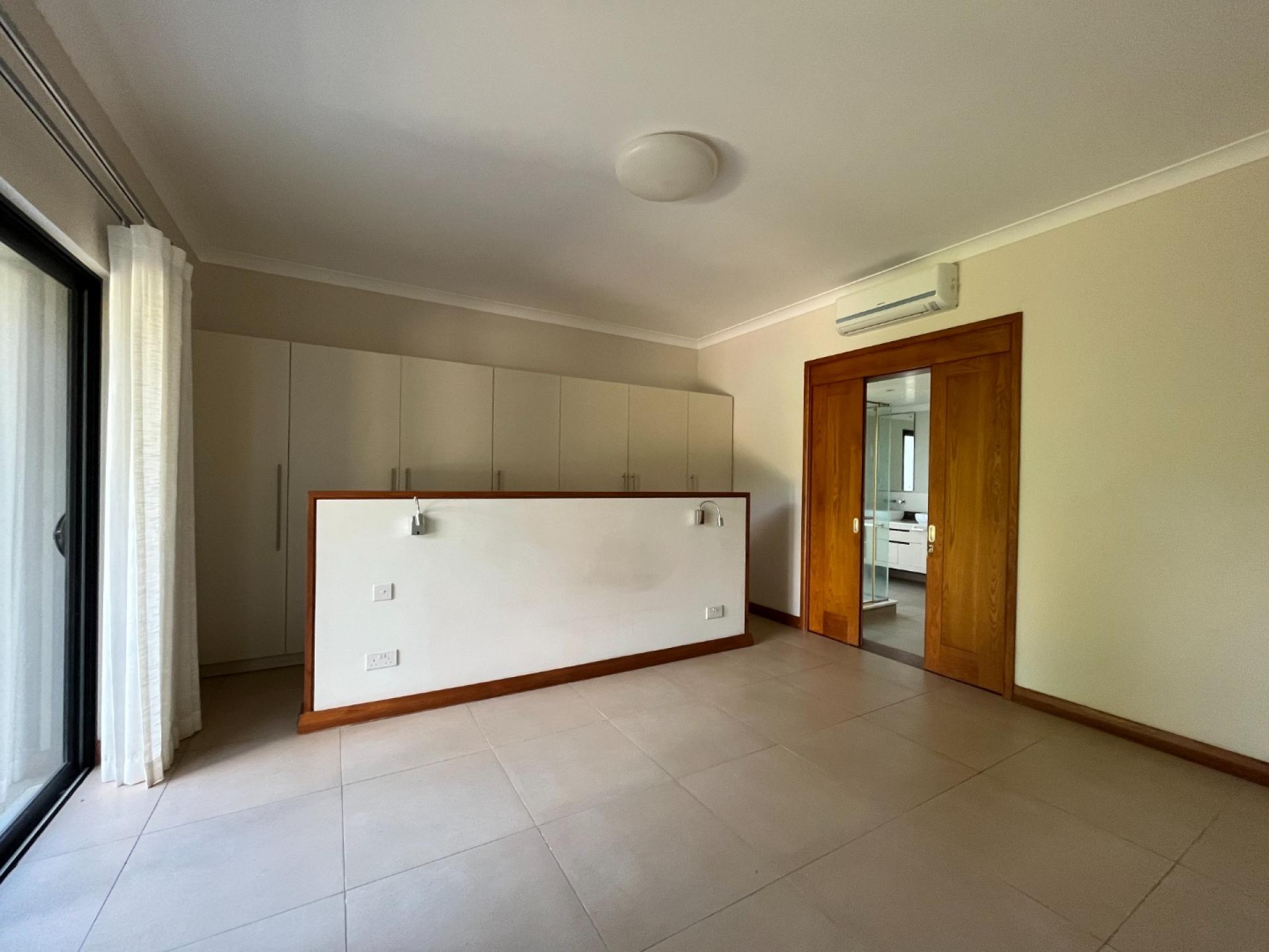 4 Bedroom Other's Image 4