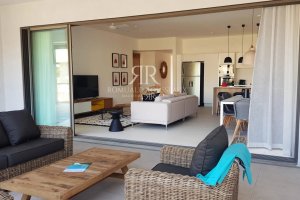 Elegant 3 bedroom, 3 bathroom apartment in Grand Gaube