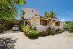 Mauriciens exclusivement: Villa à calodyne 