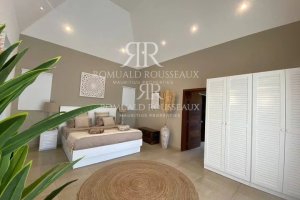 Magnificent 5-Bedroom Villa, 400 m² – Grand Baie.