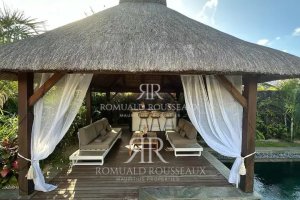 Magnificent 5-Bedroom Villa, 400 m² – Grand Baie.