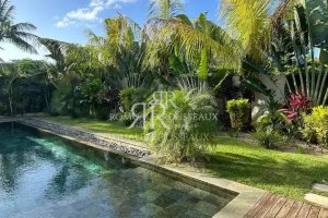 Magnificent 5-Bedroom Villa, 400 m² – Grand Baie.