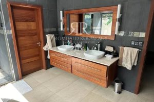Magnificent 5-Bedroom Villa, 400 m² – Grand Baie.